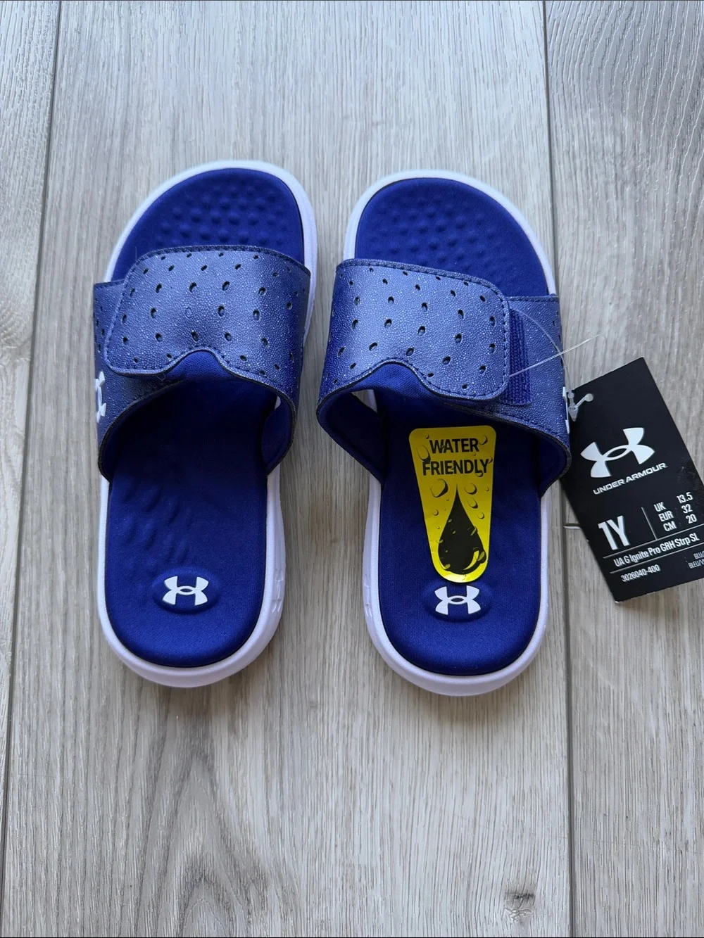 Under Armour Slides Ignite Pro NWT Girls 1Y Blue Water Friendly Beach Travel